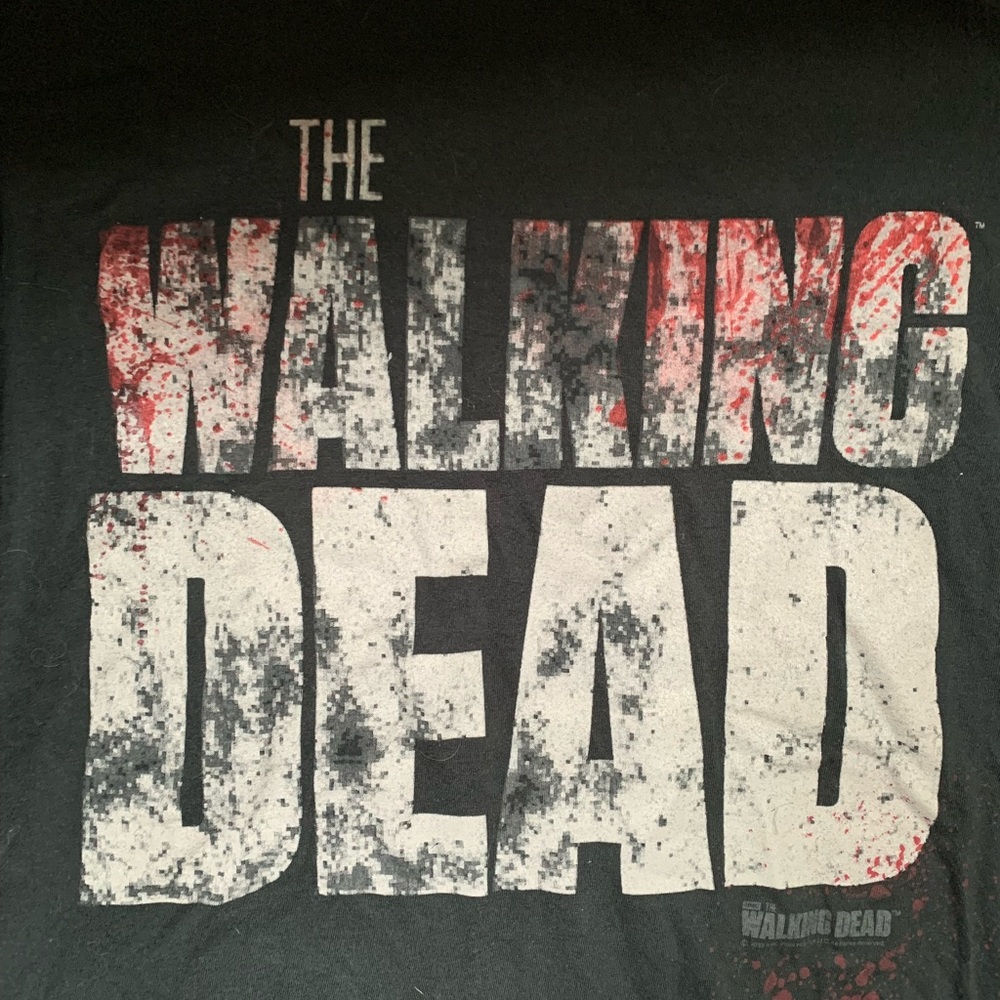 Walking Dead tshirt xl with show logo on front